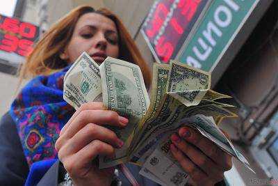 Доллар и евро в обменниках прибавили в цене