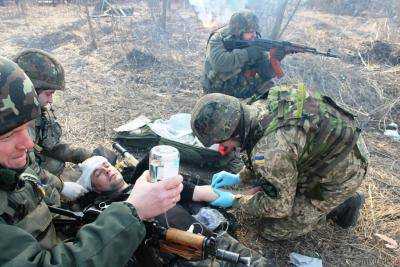 За прошедшие сутки в зоне АТО один военнослужащий ВСУ получил ранение, четверо получили боевые травмы