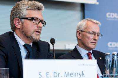 Посол Украины в Германии Андрей Мельник "вставил мозги" руководству немецкой партии, члены которой ездили в Крым