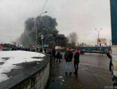 Возле Европейской площади в Киеве произошел пожар