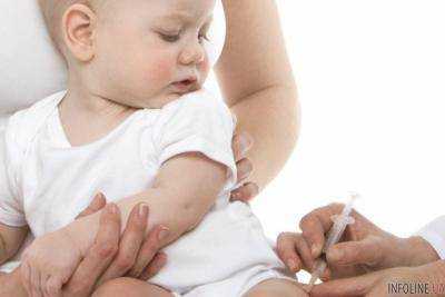 Из-за смерти ребенка в Украине запретили болгарскую вакцину