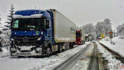 Непогода в Украине: ограничен въезд грузовиков в 4 городах