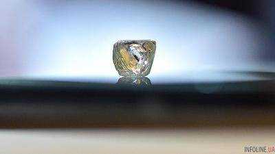 Ученые обнаружили бриллиант с внеземным льдом