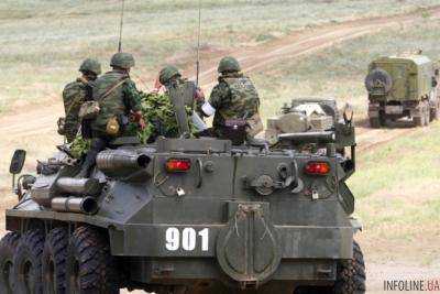 В Минобороны заявили о стягивании войск РФ к границам Украины