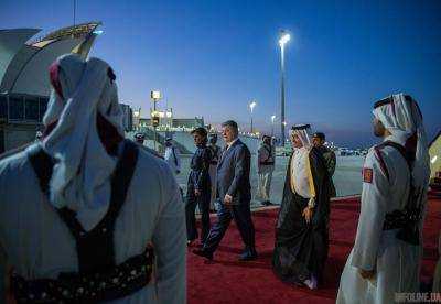 Порошенко начал визит в Катар