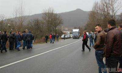 Жители Львовской области блокировали трассу Киев-Чоп из-за плохих дорог