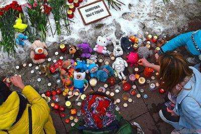 Бездушные тв@ри: власти РФ на похоронах «пожелали» счастливого детства жертвам трагедии в Кемерове