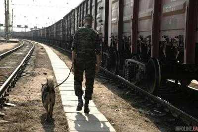 Проводил мониторинг: в Одесской области под колесами поезда погиб пограничник