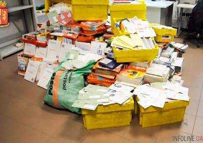 Почтальон в Италии не доставил 400 кг почты