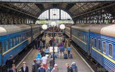 Укрзализныця открыла продажу билетов на дополнительные поезда к майским праздникам