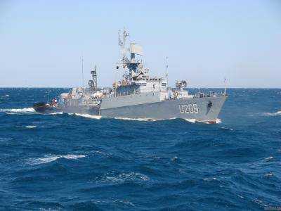 Военные корабли РФ активизировались у Крыма: рыбаков предупредили о возможных провокациях