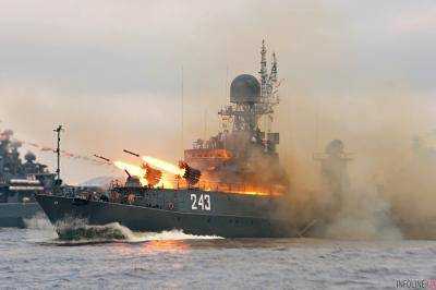 Корабль ВМФ РФ с военной техникой на борту направляется в сирийский порт - СМИ