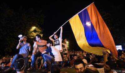 Армянский политолог о протестах в Ереване: очень вероятно, что власти пойдут на разгон