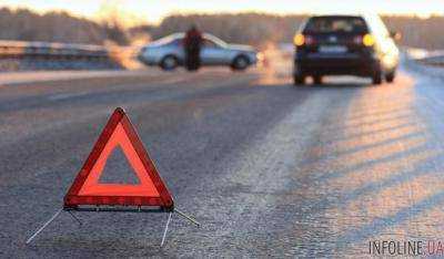 Во Львове авто сбило насмерть девушку, перебегающую дорогу на красный свет