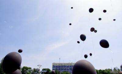 Трагедия 2 мая в Одессе: в память о погибших в небо запустили черные воздушные шары