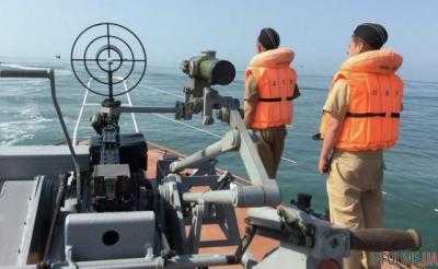 Российские пограничники схватили украинское судно в Черном море, экипаж увезли: причина поражает