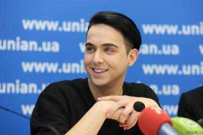 Melovin опозорился на пресс-конференции: певец не знает украинского языка. Видео шокирует