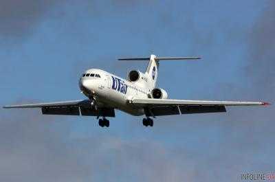 У самолета с 158 пассажирами на борту в воздухе отказал двигатель