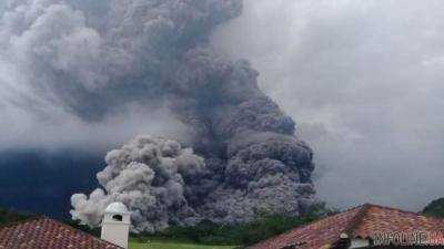 Извержение вулкана в Гватемале началось с новой силой