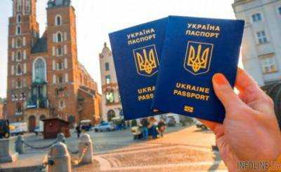 Контрабанда и депортация: чем украинцы «запомнились» за год безвиза