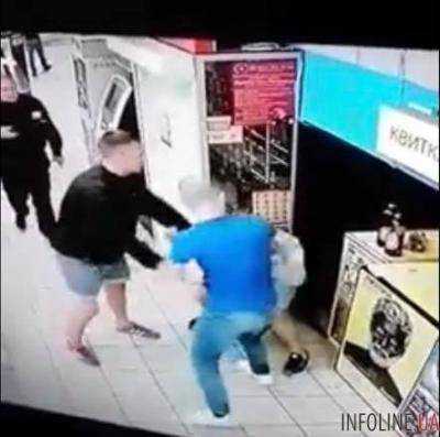 В столичном супермаркете избили посетителя, двух молодчиков задержали