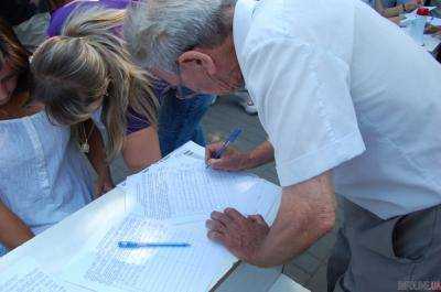 Петиции против повышения пенсионного возраста в РФ собрали около 800 тыс. подписей