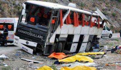 В Турции разбился туристический автобус: десятки пострадавших