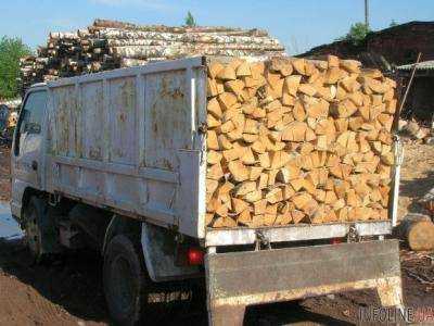 В Киеве в грузовике загорелись дрова