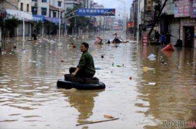 Проливные дожди обрушились на китайские города: пострадали уже три провинции