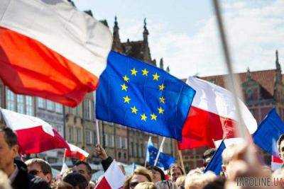«Невероятно, но факт»: ЕС вводит санкции в отношении Польши