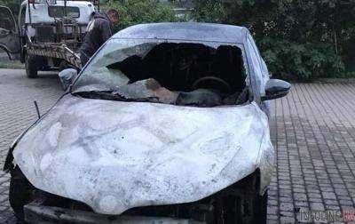 В Ужгороде подожгли автомобиль офицера-пограничника