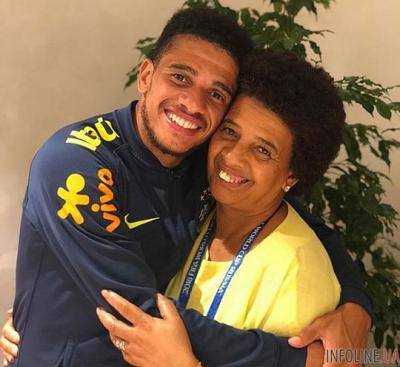 Подарили цветы и возили в багажнике: в Бразилии похитили мать футболиста Шахтера