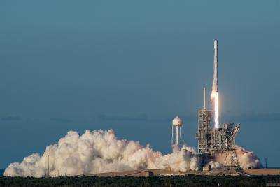 SpaceX успешно запустила новую версию ракеты Falcon 9