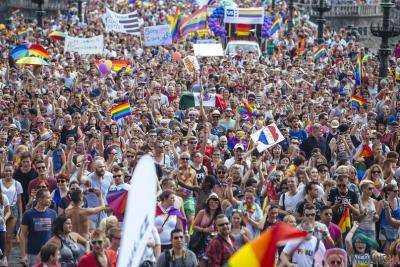 На гей-парад в Чехии вышли десятки тысяч участников