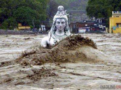 Сильнейшее за сто лет наводнение в индийской Керале забрало жизни 43 человек