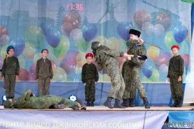 Дети бросались друг на друга с топорами и шашками: то, что произошло в Крыму, ужасает
