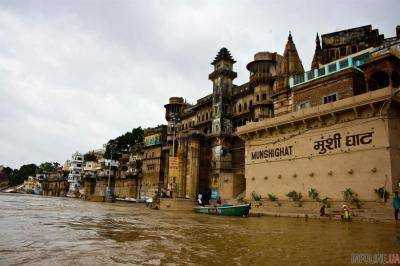 В Индии целый город "ушел" под воду. Видео