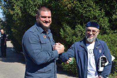 В Николаеве из СИЗО торжественно выпустили чеченца, которого просила выдать РФ