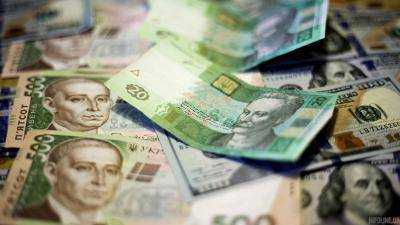 Рынок валют: в первый месяц осени украинцы затянули пояса