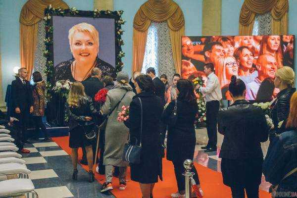 Прощание с Мариной Поплавской: как звезды и жители Киева почтили память актрисы Dizel Show.Видео