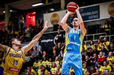 Результативная игра украинца не спасла "Атланту" от поражения в НБА