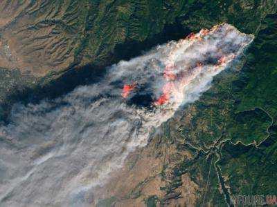 Калифорнийский лесной пожар показали из космоса