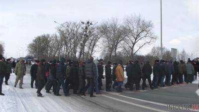 Дорога перекрыта, полиция бессильна: киевляне требуют включить отопление, терпение лопнуло