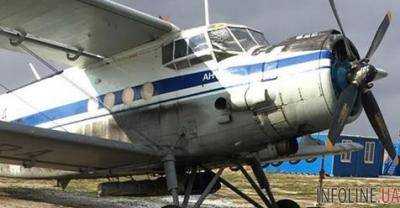 В Полтавской области угнали самолет Ан-2 из ангара