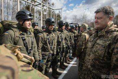 Связи с захваченными украинскими моряками нет - Муженко