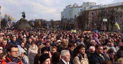 Тысячи людей собрались на объединительную молитву на Софийской площади