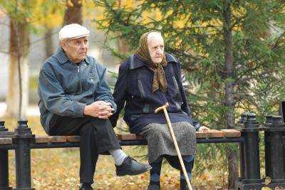 Украинцам решили выплатить двойную пенсию в честь праздников: кому достанется и когда ждать, подробности