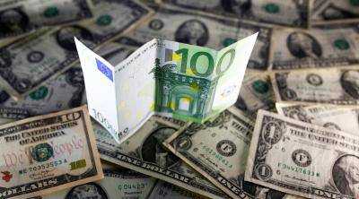 До конца года ожидается падение доллара и евро