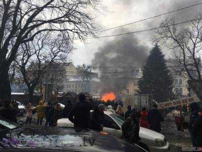 Во Львове из-за пожара закрыли Рождественскую ярмарку