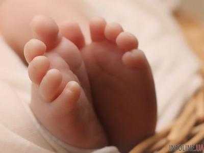 На Закарпатье в подъезде нашли новорожденного ребенка